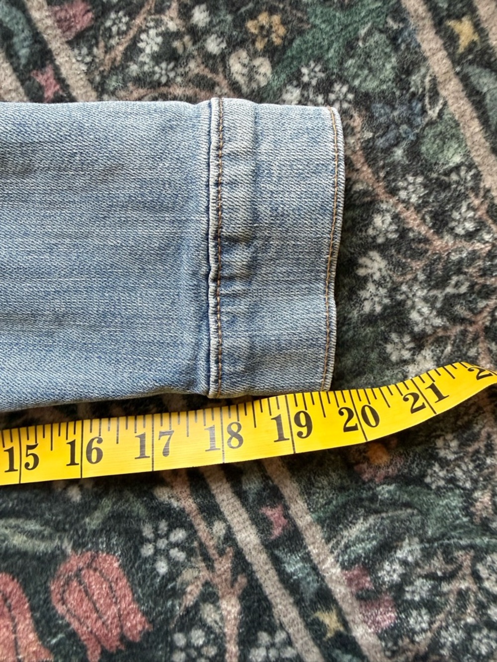 Levi's Light Blue Denim Trucker Jacket - Picture 7 of 7